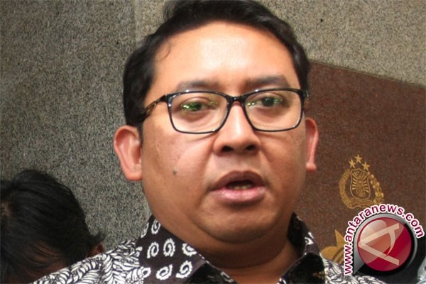 Fadlizon: Jokowi Jangan Hanya <b>Bagi Kartu</b> - 20150319fad