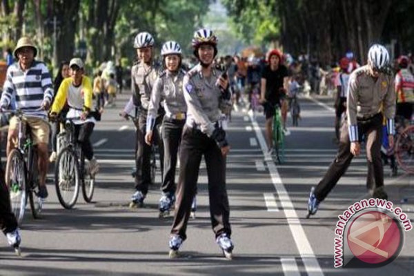 patroli menggunakan sepatu roda antara news bengkulu patroli menggunakan sepatu roda antara news bengkulu