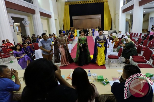 54 Peserta Ikut Festival Fashion Karawo