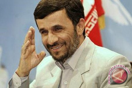 Presiden Ahmadinejad: Iran <b>Tak Pernah Menyerah</b> Terhadap Ancaman Musuh - 20120418ahmadinejad2