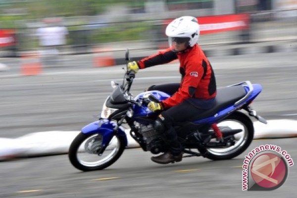 Sepeda motor honda verza #7