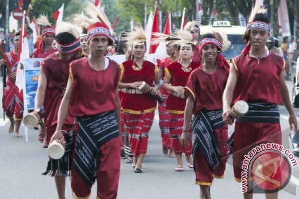 Hasil gambar untuk gambar adat maluku