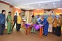 SKK Migas Serahkan Program TJS 2013 SKK Migas Serahkan Program TJS 2013