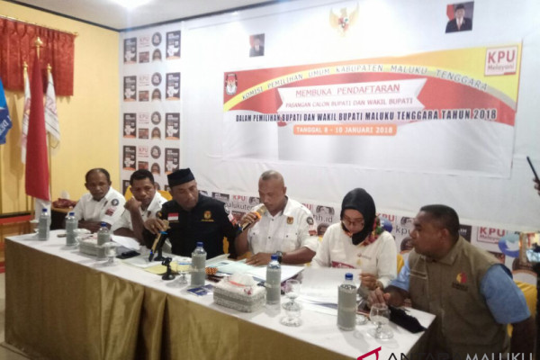 Tiga paslon daftar di KPUD Malra