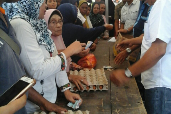 Masyarakat Ambon keluhkan kupon pasar murah