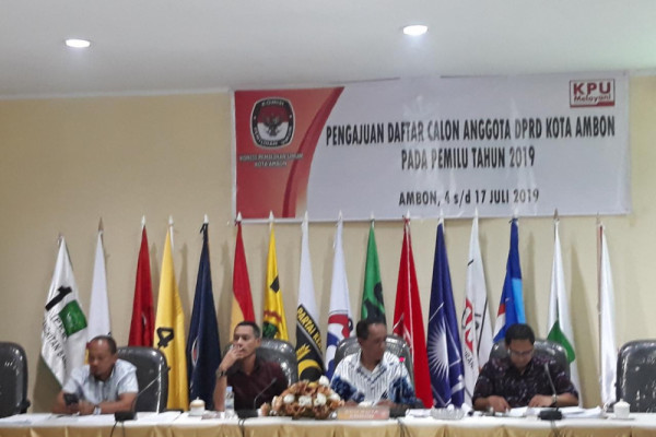 Parpol daftar Bacaleg di KPU Ambon
