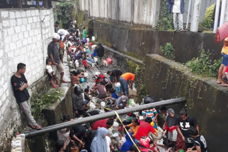 DLH Maluku kaji dampak avtur tumpah ke laut