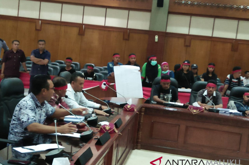 Mahasiswa adat Sakamese Nusa tolak HPH