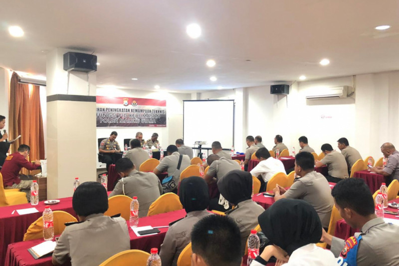 Polda Malut minta jajaran siap hadapi era transparan
