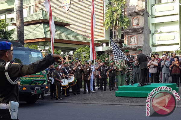 Kodam Udayana Kirim 20 Truk Bantuan Pengungsi Agung
