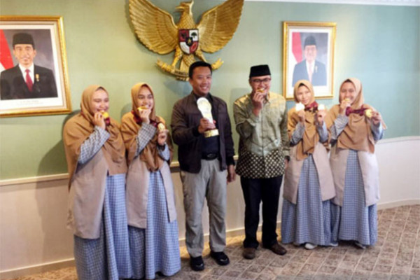 Menpora Ajak Tim Juara Debat Bahasa Arab Sosialisasikan Asian Games