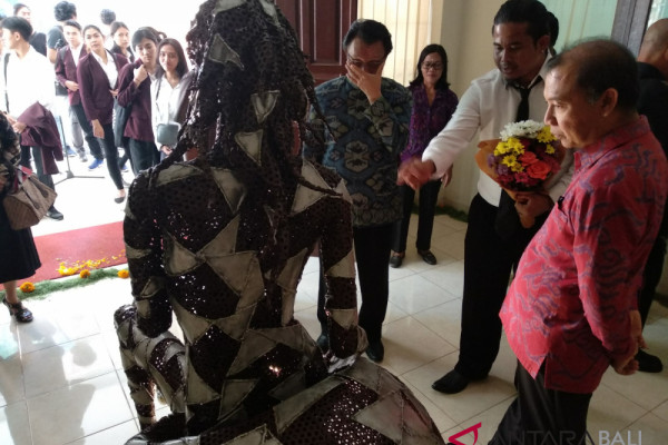Putrayasa angkat metafora wanita Bali di era modern