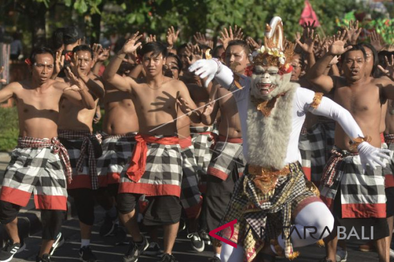Parade Kuta Sea Sand Land