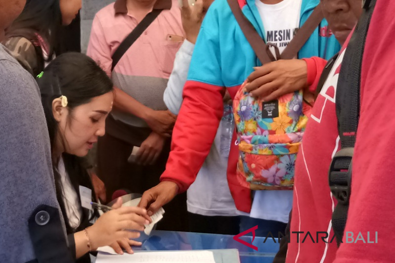 Penumpang kapal Gilimanuk-Ketapang kaget sistem nontunai