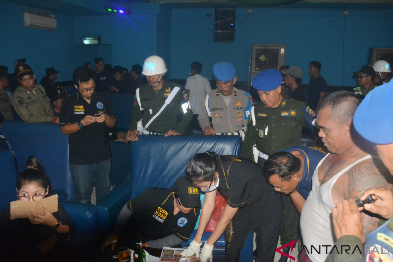 Denpom Denpasar dan tim gabungan razia hiburan malam