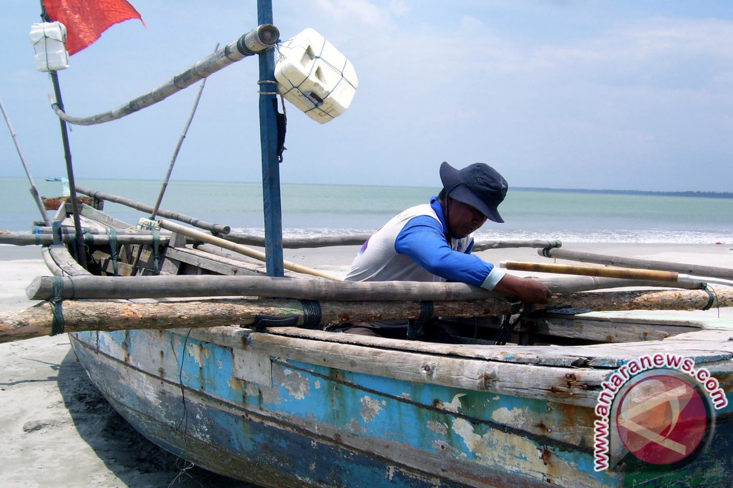 Perahu Nelayan Bengkulu Rusak Diterjang Angin Kencang ANTARA News