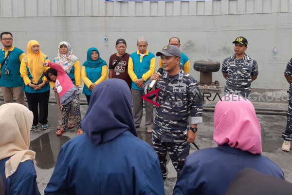 Lanal Bengkulu turunkan KAL Mego tertibkan trawl