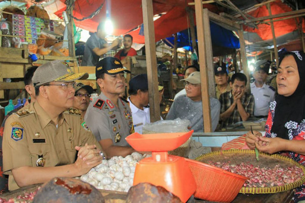 Gubernur Bengkulu pantau harga kebutuhan pokok