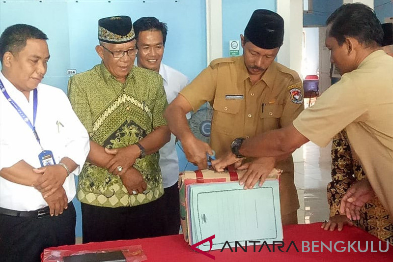 Juri pilih lima terbaik Lomba Desain Batik khas Mukomuko