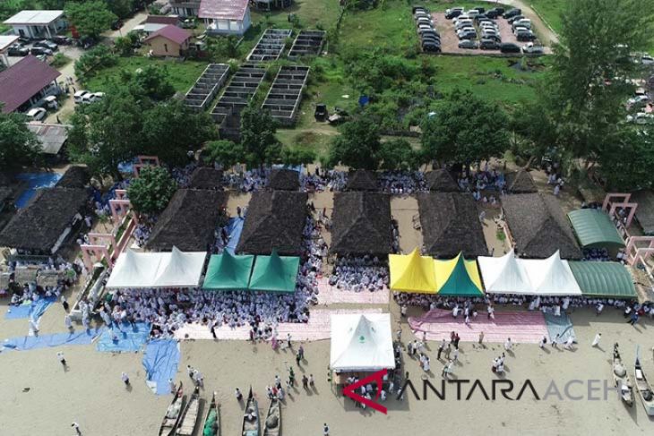 Belasan ribu anak berzikir ramaikan objek wisata islami