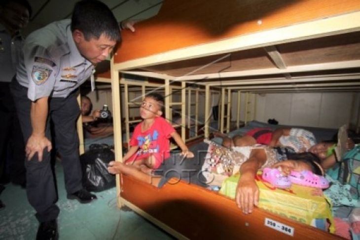 Masyarakat diminta bersabar tunggu KM Sabuk Nusantara