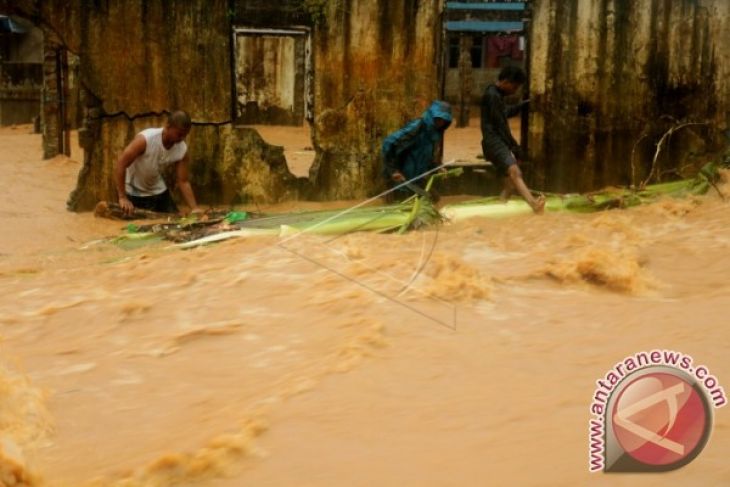 BMKG: waspadai hujan guyur Maluku