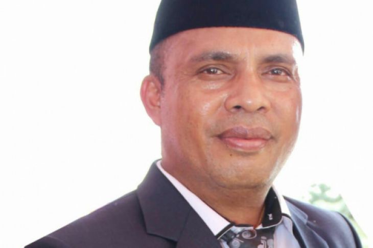 Pemkab bantah Bupati tinggalkan Taliabu karena demo