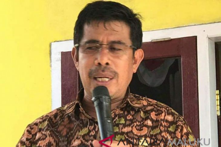 Bupati Halsel terima 17 tenaga kesehatan