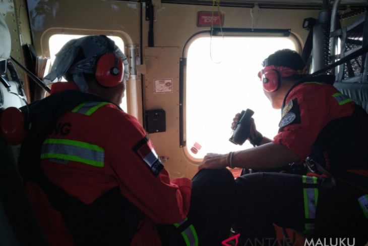 Satu helikopter dikerahkan cari korban KM Karios