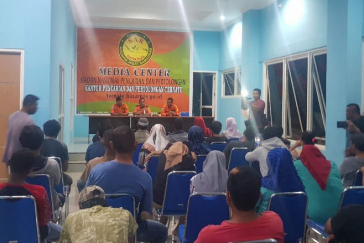 Basarnas Ternate berhasil evakuasi penumpang KMP Bandeng