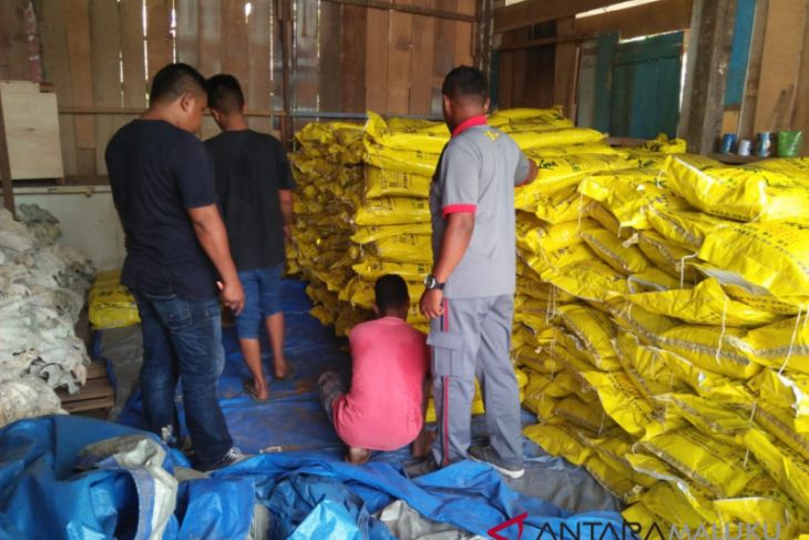 Reskrimsus hitung ulang karung berisi serbuk sianida