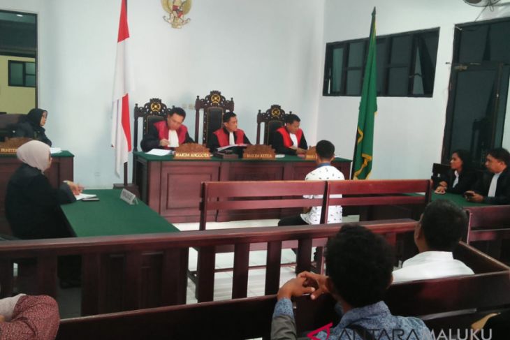 Penyebar foto bugil dihukum 2 tahun penjara