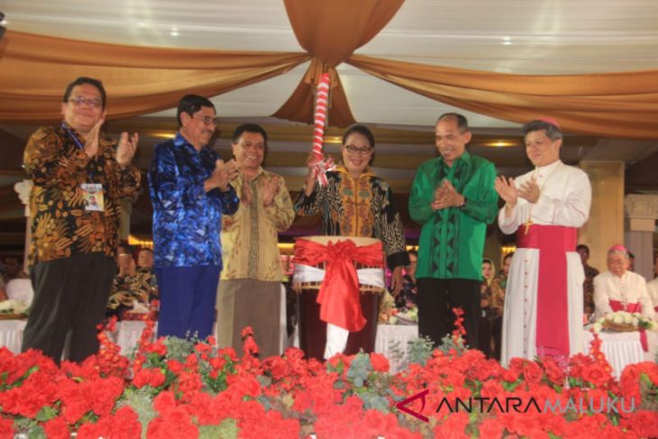 Menteri Yohana tutup Pesparani Katolik Nasional I