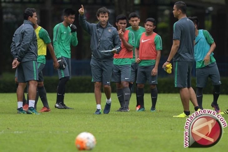 Luis Milla Sesalkan Penampilan Timnas Babak Pertama