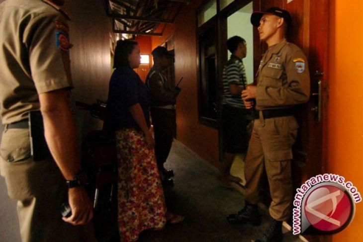 Satpol PP Karawang Jaring Puluhan Terapis Perempuan 