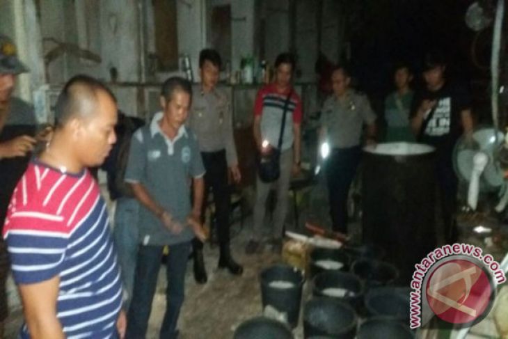 Polisi Bangka Barat Tangkap Pembuat Arak