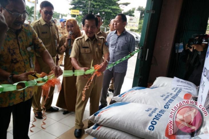 Wagub Babel: beras Bulog layak dipasarkan