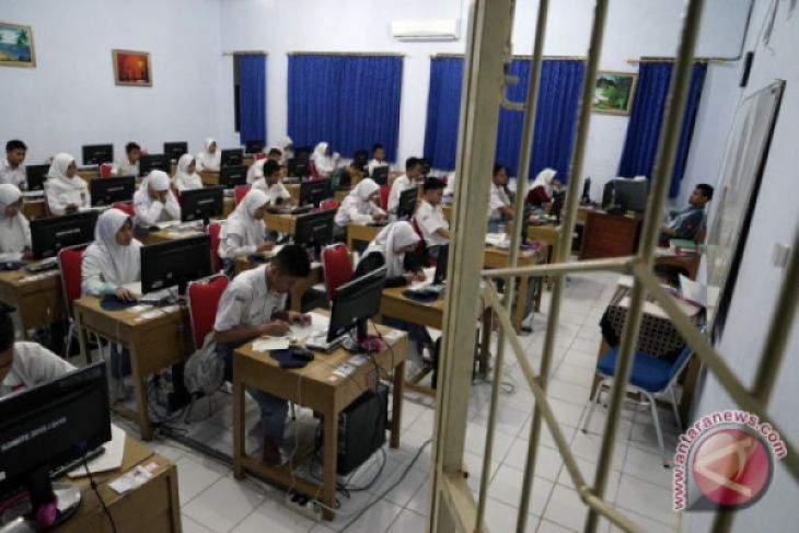 Pelanggar hak anak itu bernama ujian nasional