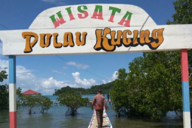 Artikel - Wisata Pulau Kucing di Sula Maluku Utara