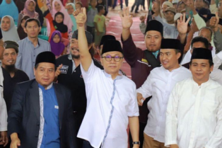 Zulkifli Hasan bertemu pimpinan Pondok Pesantren Miftahul Huda 2