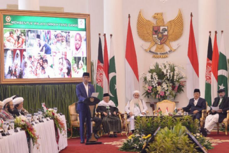 Monas soal Palestina, Istana tentang Afganistan