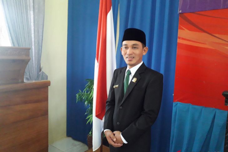 Apri Panzupi dikukuhkan jadi Wakil Ketua DPRD Kabupaten Bangka Tengah