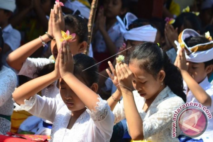 Disdikpora Buleleng larang pungut iuran