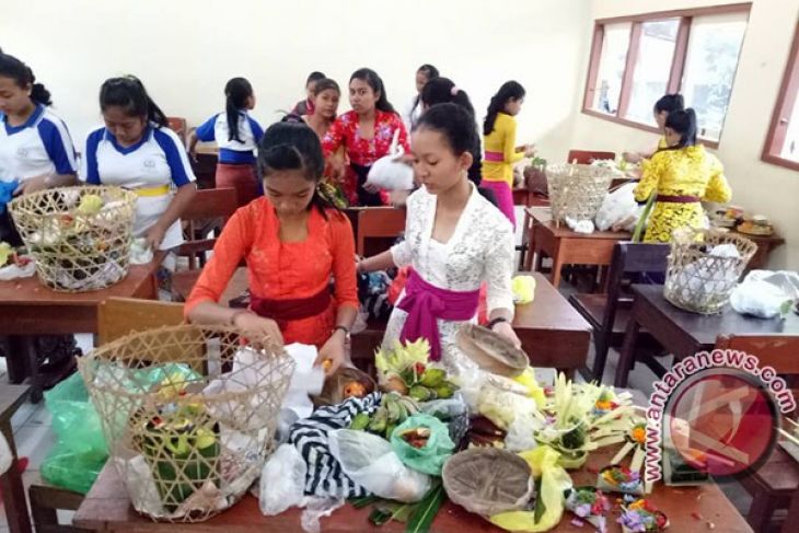 PHDI Bali: Ritual Saraswati Selesai Sebelum Pukul 06.00