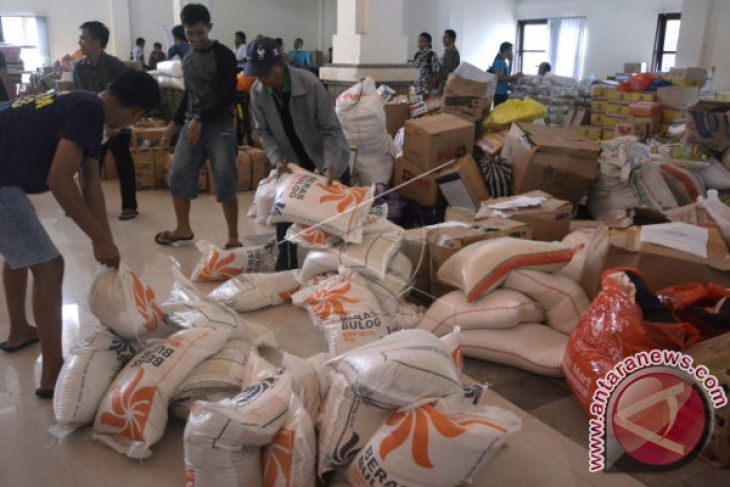 Gubernur Pastika Pastikan Persediaan Logistik Pengungsi Cukup