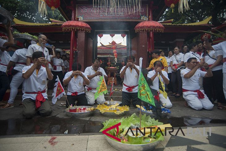 Warga Tionghoa Bali perkuat toleransi maknai Imlek