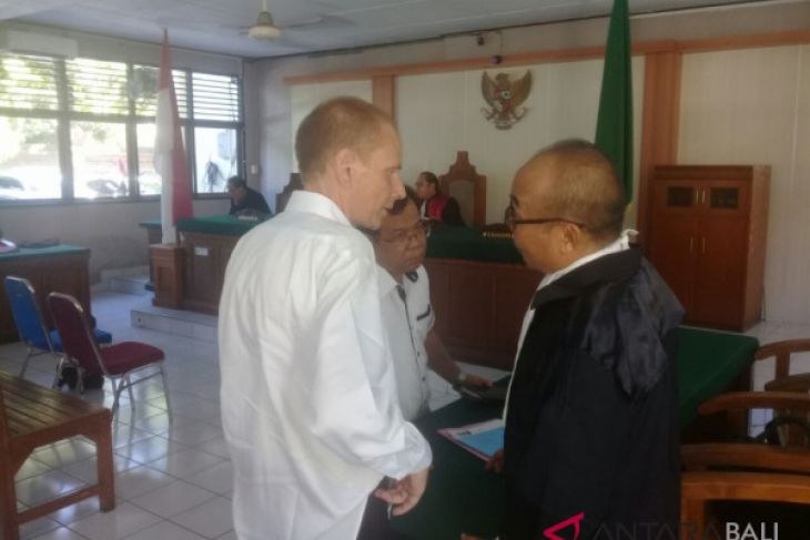 Warga Inggris bawa narkoba terancam pidana 10 tahun
