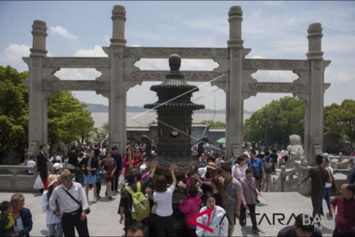 Beragama di negara komunis