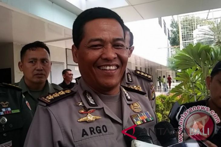 Polisi periksa