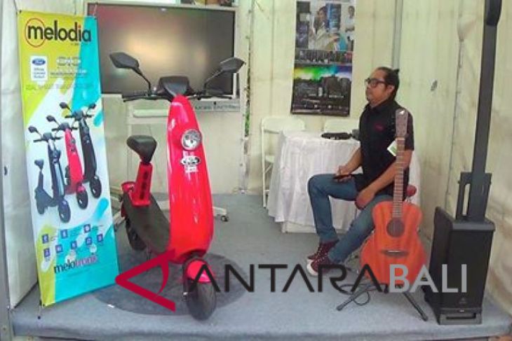 Pengunjung tertarik kunjungi produk Ford Ojo di